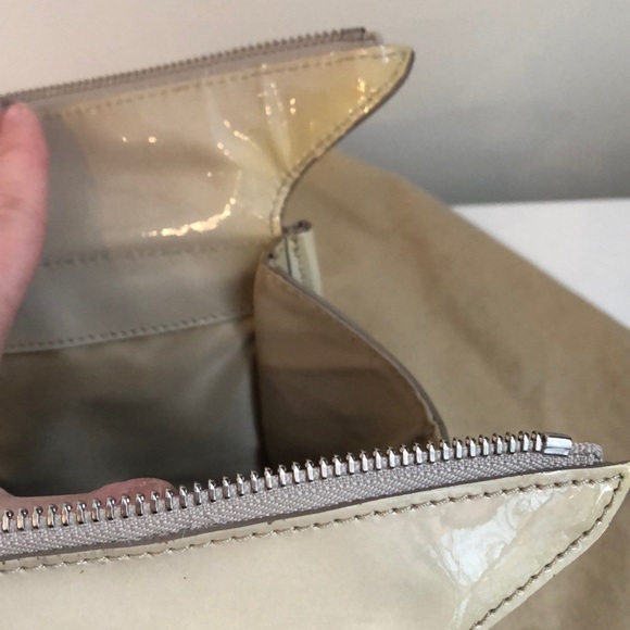 Burberry Mini Manor Bag in Tan Patent Leather - Picture 7 of 8